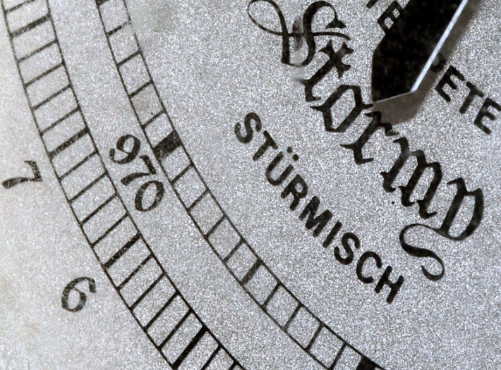Nærbilde av barometer